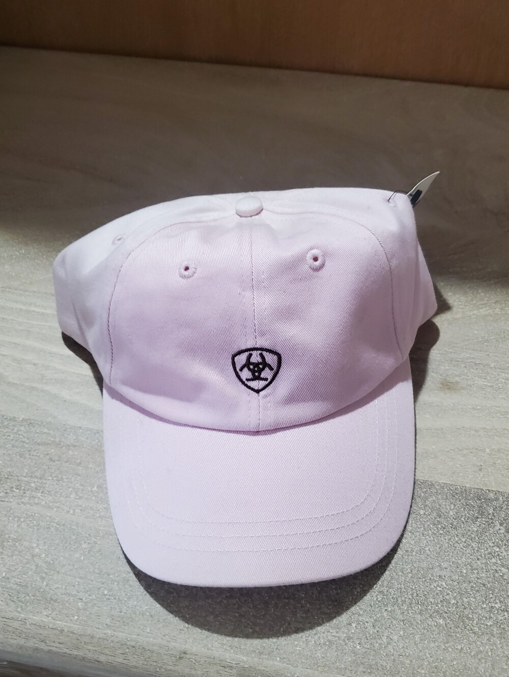 ARIAT PINK WOMENS BASEBALL HAT. NWT. VELCRO STRAP